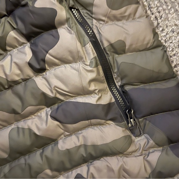 Mens Big & Tall Columbia camo vest with reflective tech - Picture 4 of 6